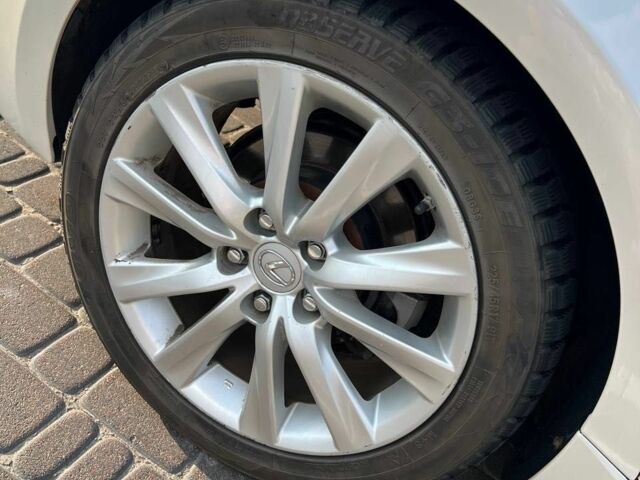 Белый Лексус ИС, объемом двигателя 2.5 л и пробегом 157 тыс. км за 14400 $, фото 15 на Automoto.ua