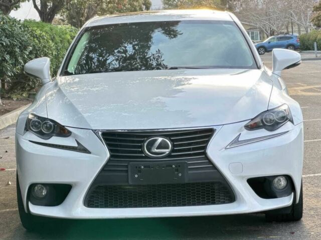 Білий Лексус ІС, об'ємом двигуна 3.5 л та пробігом 71 тис. км за 3500 $, фото 1 на Automoto.ua