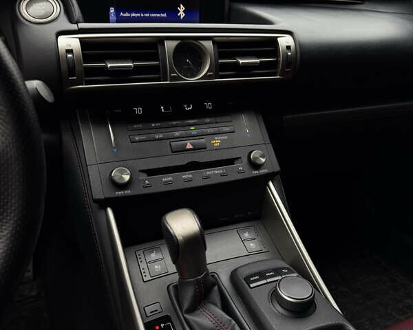 Білий Лексус ІС, об'ємом двигуна 2 л та пробігом 124 тис. км за 17760 $, фото 11 на Automoto.ua