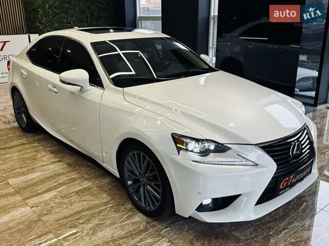 Белый Лексус ИС, объемом двигателя 2.5 л и пробегом 98 тыс. км за 16900 $, фото 4 на Automoto.ua