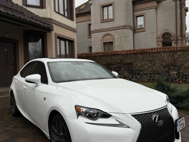 Белый Лексус ИС, объемом двигателя 2 л и пробегом 124 тыс. км за 17130 $, фото 1 на Automoto.ua