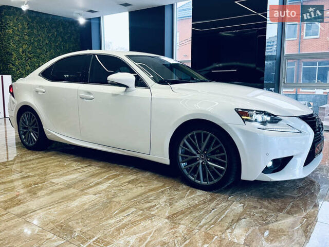Белый Лексус ИС, объемом двигателя 2.5 л и пробегом 98 тыс. км за 16900 $, фото 5 на Automoto.ua