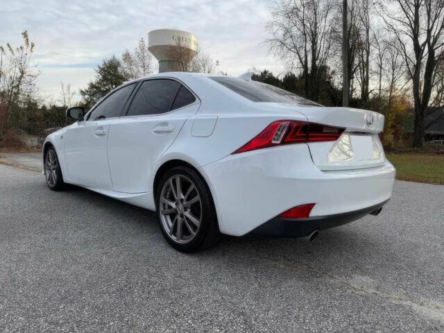 Белый Лексус ИС, объемом двигателя 2.5 л и пробегом 80 тыс. км за 15100 $, фото 5 на Automoto.ua