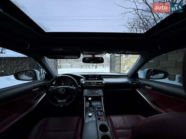 Белый Лексус ИС, объемом двигателя 2 л и пробегом 125 тыс. км за 17400 $, фото 15 на Automoto.ua