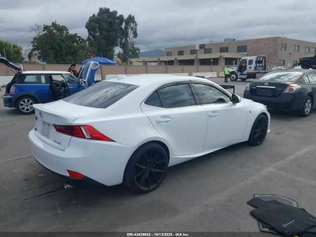 Білий Лексус ІС, об'ємом двигуна 2.5 л та пробігом 79 тис. км за 4300 $, фото 3 на Automoto.ua