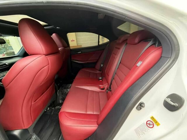 Белый Лексус ИС, объемом двигателя 2.5 л и пробегом 70 тыс. км за 6300 $, фото 10 на Automoto.ua