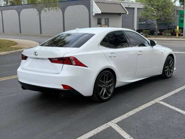 Белый Лексус ИС, объемом двигателя 2.5 л и пробегом 70 тыс. км за 6300 $, фото 6 на Automoto.ua