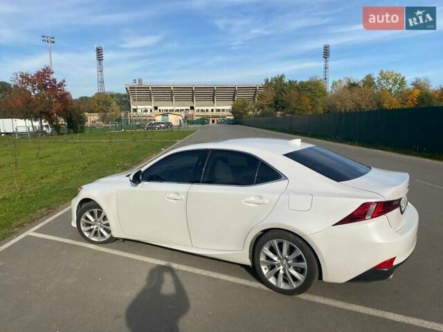 Белый Лексус ИС, объемом двигателя 2 л и пробегом 118 тыс. км за 16700 $, фото 6 на Automoto.ua