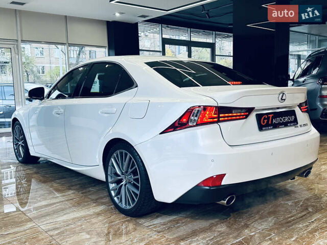 Белый Лексус ИС, объемом двигателя 2.5 л и пробегом 98 тыс. км за 16900 $, фото 13 на Automoto.ua