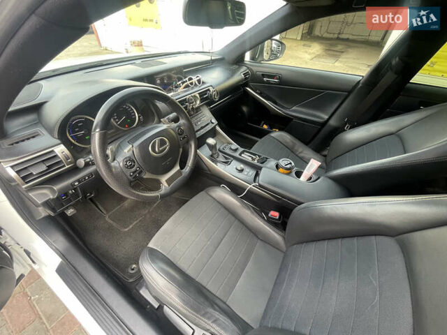 Белый Лексус ИС, объемом двигателя 2.49 л и пробегом 192 тыс. км за 18500 $, фото 8 на Automoto.ua