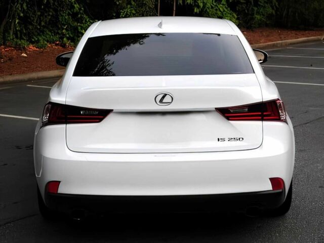 Білий Лексус ІС, об'ємом двигуна 2.5 л та пробігом 80 тис. км за 9900 $, фото 5 на Automoto.ua