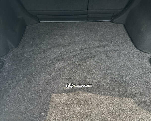 Белый Лексус ИС, объемом двигателя 2.5 л и пробегом 160 тыс. км за 16900 $, фото 2 на Automoto.ua