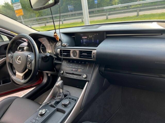 Белый Лексус ИС, объемом двигателя 2.5 л и пробегом 157 тыс. км за 14400 $, фото 5 на Automoto.ua