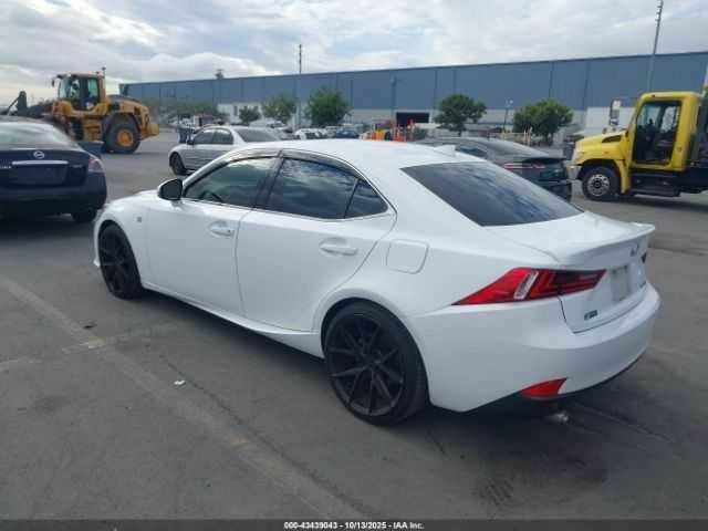 Білий Лексус ІС, об'ємом двигуна 2.5 л та пробігом 79 тис. км за 4300 $, фото 2 на Automoto.ua