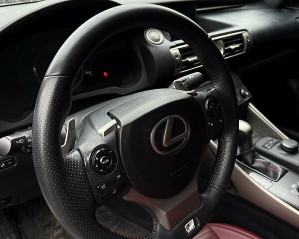 Белый Лексус ИС, объемом двигателя 2 л и пробегом 125 тыс. км за 17400 $, фото 24 на Automoto.ua