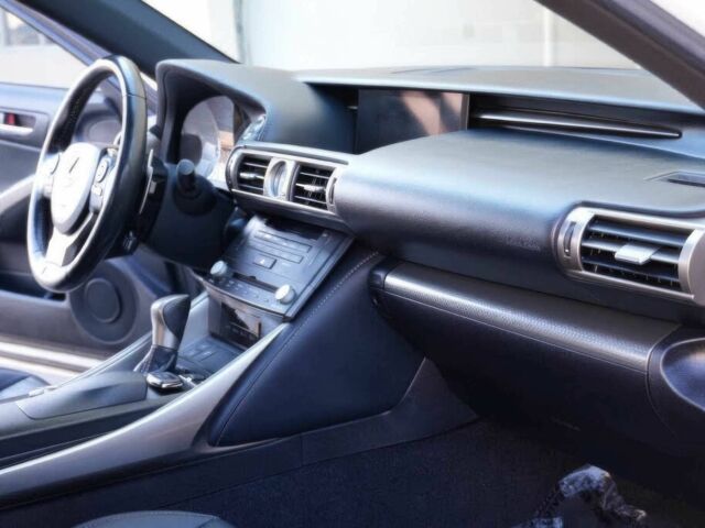 Білий Лексус ІС, об'ємом двигуна 3.5 л та пробігом 77 тис. км за 3500 $, фото 6 на Automoto.ua