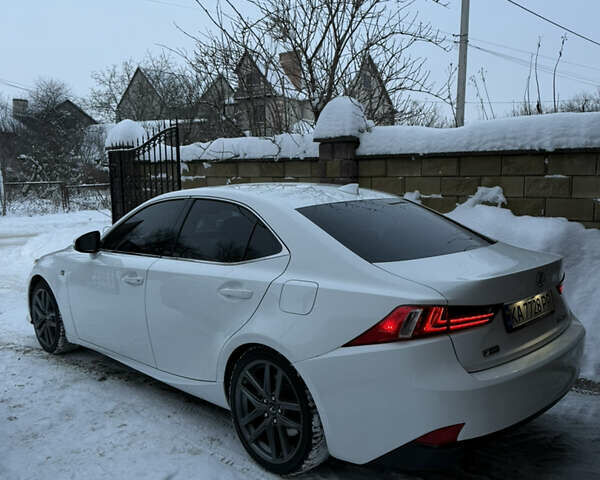 Белый Лексус ИС, объемом двигателя 2 л и пробегом 125 тыс. км за 17400 $, фото 6 на Automoto.ua