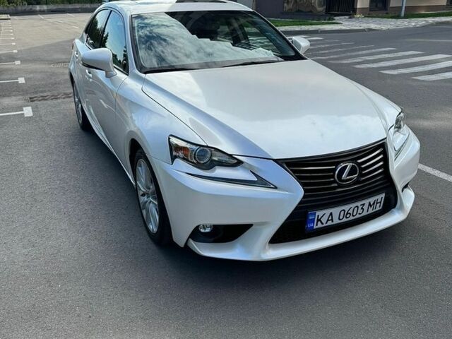 Білий Лексус ІС, об'ємом двигуна 2.5 л та пробігом 106 тис. км за 17700 $, фото 12 на Automoto.ua