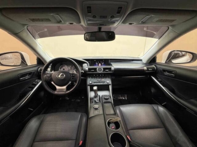 Білий Лексус ІС, об'ємом двигуна 2.5 л та пробігом 80 тис. км за 14300 $, фото 6 на Automoto.ua