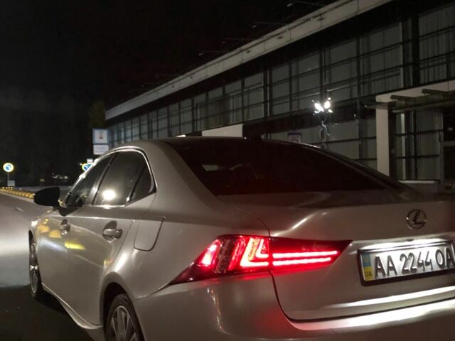 Белый Лексус ИС, объемом двигателя 2.5 л и пробегом 157 тыс. км за 14400 $, фото 18 на Automoto.ua