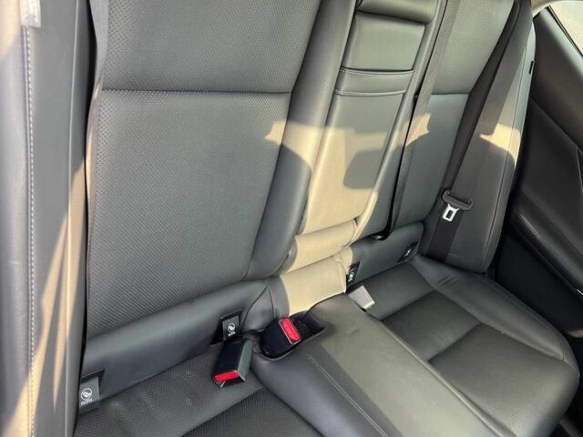 Белый Лексус ИС, объемом двигателя 2.5 л и пробегом 157 тыс. км за 14400 $, фото 9 на Automoto.ua