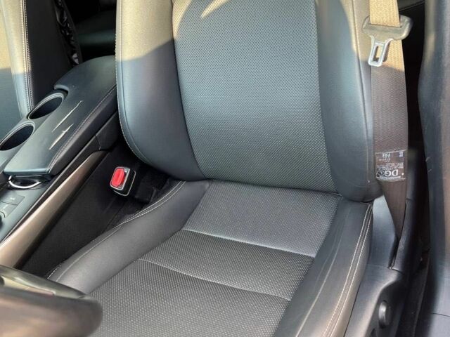 Белый Лексус ИС, объемом двигателя 2.5 л и пробегом 157 тыс. км за 14400 $, фото 10 на Automoto.ua