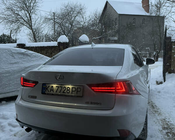 Белый Лексус ИС, объемом двигателя 2 л и пробегом 125 тыс. км за 17400 $, фото 8 на Automoto.ua