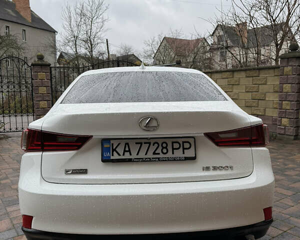 Білий Лексус ІС, об'ємом двигуна 2 л та пробігом 124 тис. км за 17760 $, фото 5 на Automoto.ua