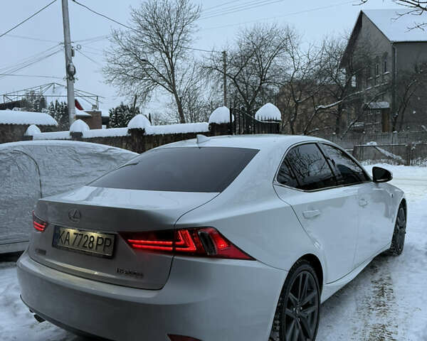 Белый Лексус ИС, объемом двигателя 2 л и пробегом 125 тыс. км за 17400 $, фото 7 на Automoto.ua