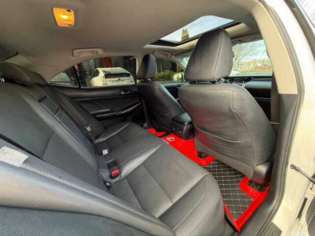 Белый Лексус ИС, объемом двигателя 2.5 л и пробегом 72 тыс. км за 4600 $, фото 10 на Automoto.ua