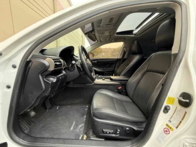 Білий Лексус ІС, об'ємом двигуна 2.5 л та пробігом 80 тис. км за 14300 $, фото 8 на Automoto.ua