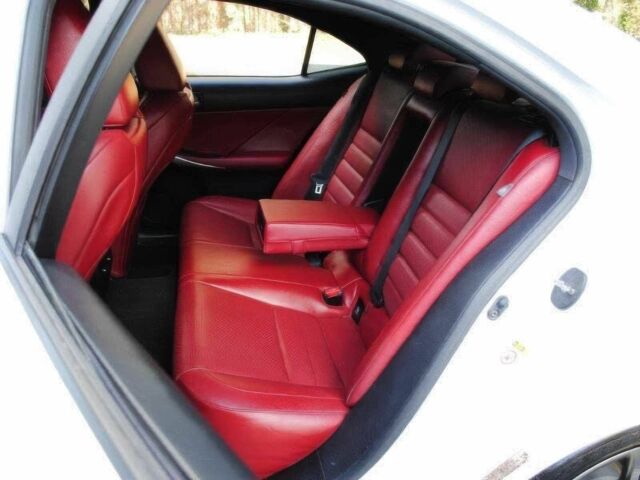 Белый Лексус ИС, объемом двигателя 3.5 л и пробегом 74 тыс. км за 3500 $, фото 12 на Automoto.ua