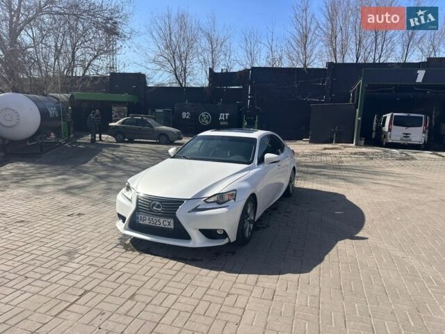 Белый Лексус ИС, объемом двигателя 2 л и пробегом 130 тыс. км за 16500 $, фото 1 на Automoto.ua
