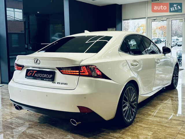 Белый Лексус ИС, объемом двигателя 2.5 л и пробегом 98 тыс. км за 16900 $, фото 9 на Automoto.ua