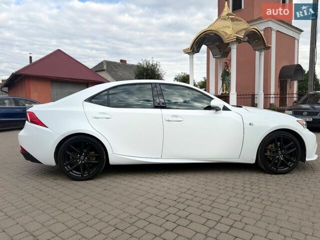 Білий Лексус ІС, об'ємом двигуна 2.5 л та пробігом 180 тис. км за 15500 $, фото 7 на Automoto.ua