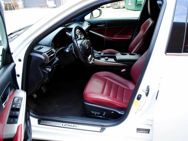 Білий Лексус ІС, об'ємом двигуна 2.5 л та пробігом 80 тис. км за 9900 $, фото 8 на Automoto.ua