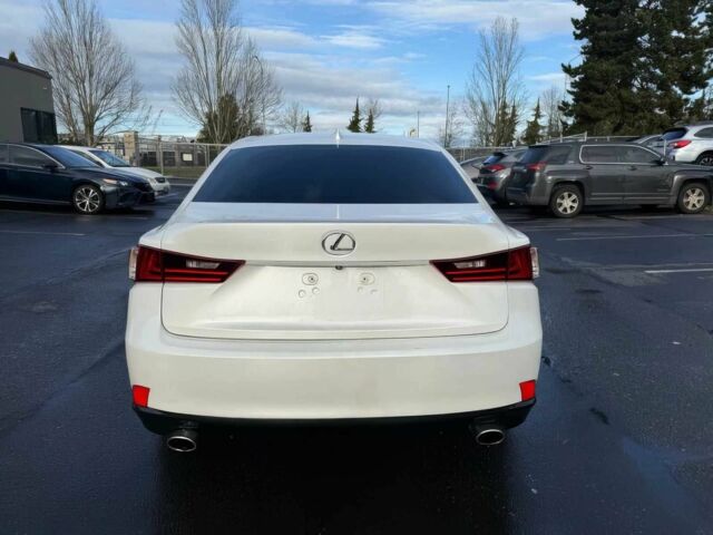 Белый Лексус ИС, объемом двигателя 2.5 л и пробегом 72 тыс. км за 4600 $, фото 5 на Automoto.ua