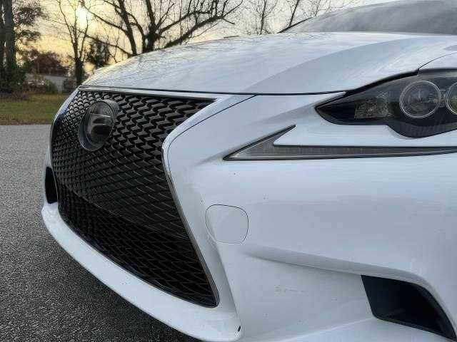 Белый Лексус ИС, объемом двигателя 2.5 л и пробегом 99 тыс. км за 8600 $, фото 3 на Automoto.ua