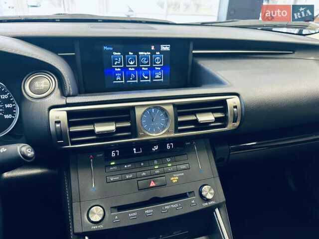 Белый Лексус ИС, объемом двигателя 2.5 л и пробегом 98 тыс. км за 16900 $, фото 30 на Automoto.ua