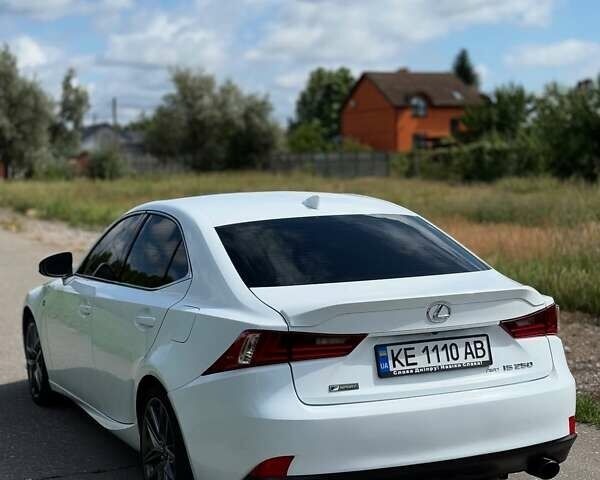 Белый Лексус ИС, объемом двигателя 2.5 л и пробегом 173 тыс. км за 17300 $, фото 5 на Automoto.ua