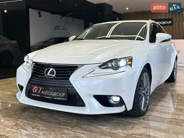 Белый Лексус ИС, объемом двигателя 2.5 л и пробегом 98 тыс. км за 16900 $, фото 18 на Automoto.ua