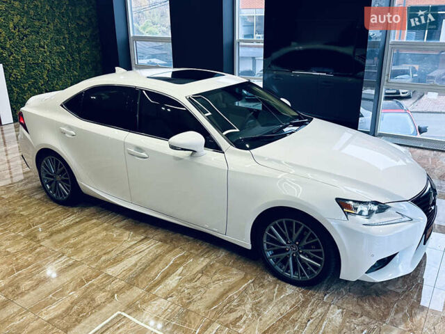 Белый Лексус ИС, объемом двигателя 2.5 л и пробегом 98 тыс. км за 16900 $, фото 6 на Automoto.ua