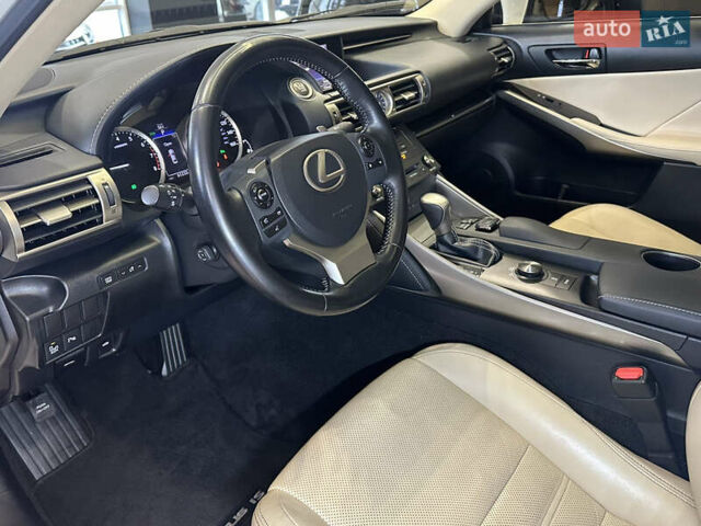 Белый Лексус ИС, объемом двигателя 2.5 л и пробегом 98 тыс. км за 16900 $, фото 24 на Automoto.ua