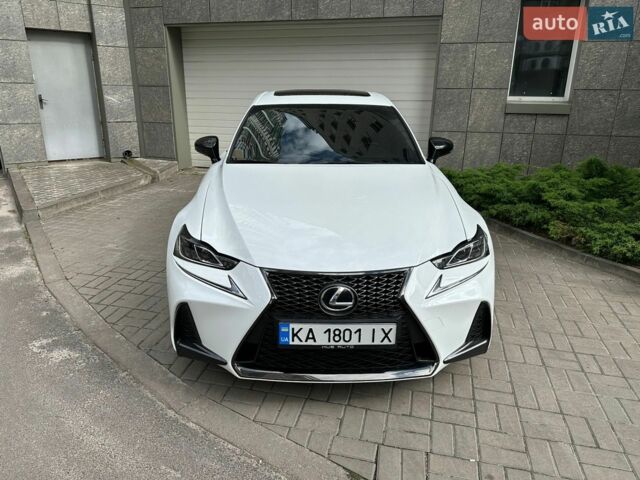 Белый Лексус ИС, объемом двигателя 2 л и пробегом 103 тыс. км за 21500 $, фото 1 на Automoto.ua