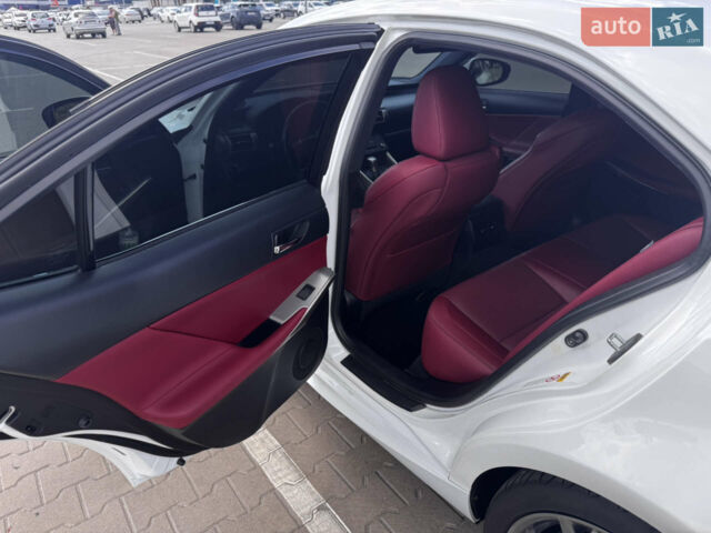 Белый Лексус ИС, объемом двигателя 2 л и пробегом 180 тыс. км за 18000 $, фото 16 на Automoto.ua