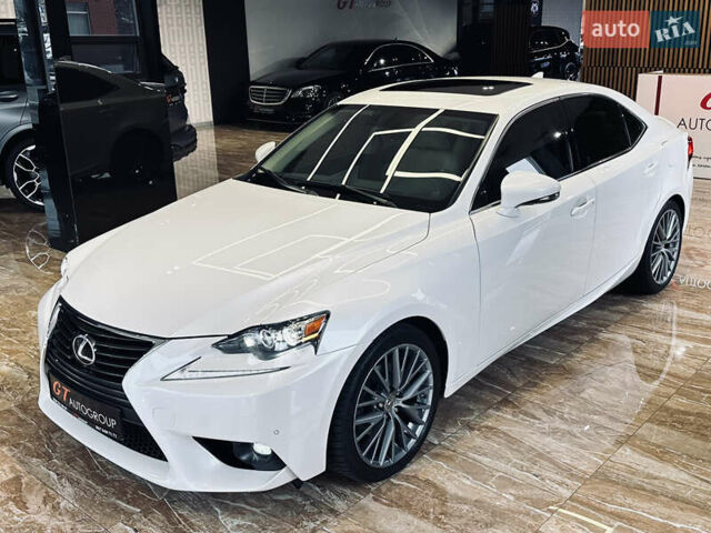 Белый Лексус ИС, объемом двигателя 2.5 л и пробегом 98 тыс. км за 16900 $, фото 15 на Automoto.ua