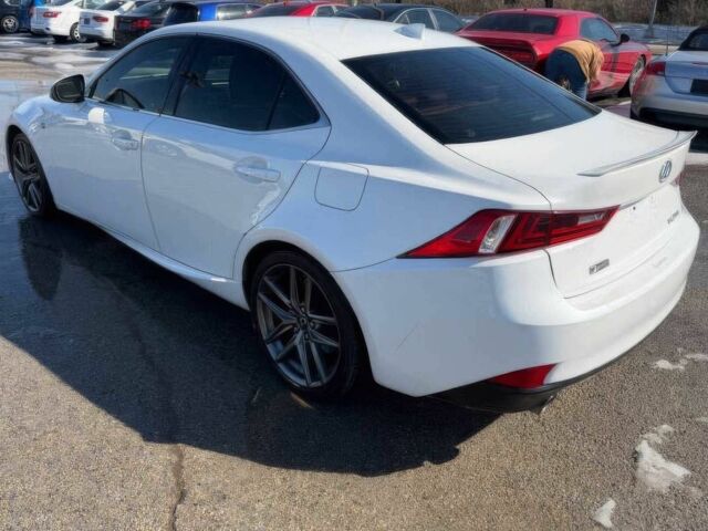 Белый Лексус ИС, объемом двигателя 3.5 л и пробегом 75 тыс. км за 3500 $, фото 3 на Automoto.ua