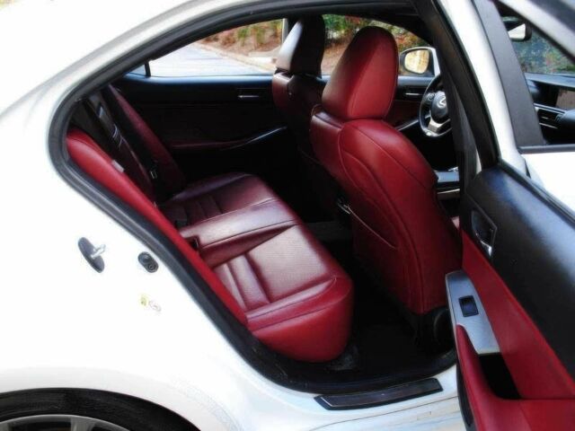 Белый Лексус ИС, объемом двигателя 3.5 л и пробегом 74 тыс. км за 3500 $, фото 14 на Automoto.ua