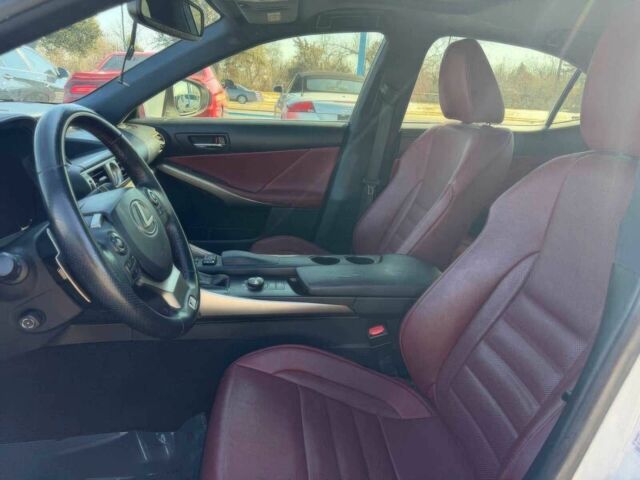 Белый Лексус ИС, объемом двигателя 3.5 л и пробегом 75 тыс. км за 3500 $, фото 7 на Automoto.ua