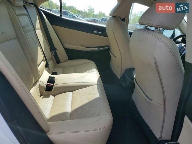 Белый Лексус ИС, объемом двигателя 2.5 л и пробегом 99 тыс. км за 3200 $, фото 9 на Automoto.ua